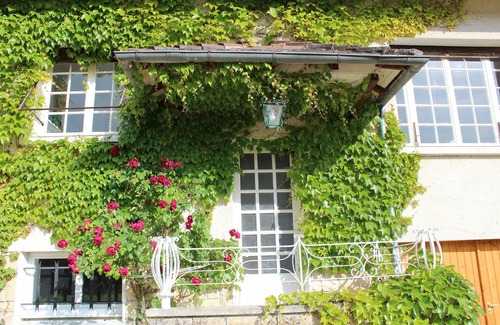 Condat-sur-Vezere Maison | Maison de vacances en Périgord juste renovée avec piscine privée et magnifiques vues sur la campagne