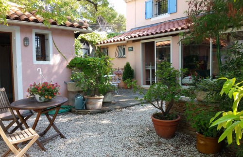 Saint-Cyr-sur-Mer Villa | Holiday home 300 m from the beach (up to 10 people)