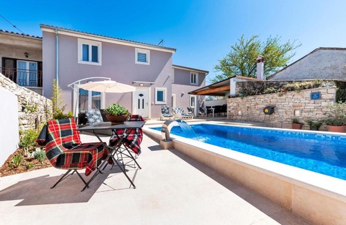 Debeljuhi Maison | Holiday Home Fradelani