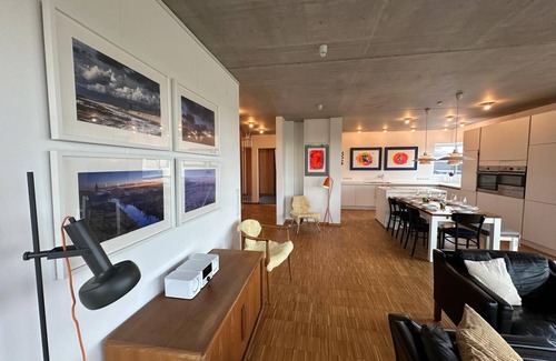 Neuharlingersiel Maison | Maison de vacances 'Großzügiges Modernes' avec terrasse partagée, jardin privé et Wi-Fi