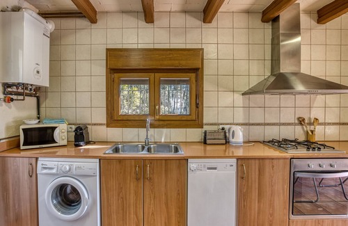 Santa Pellaia Maison | Casa de vacaciones 'Gavarres2' con vistas a la montaña, piscina privada y terraza privada