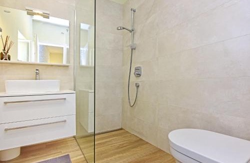 Kastelir-Labinci Maison | Holiday Home Glicinia by Interhome