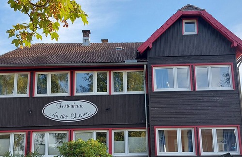 Braunlage Maison | Holiday home "Harzhub" with garden and sauna for up to 21 people.