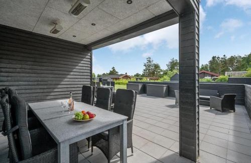 Ringkøbing-Skjern Municipality Maison | Holiday Home Henrikke - 500m to the fjord by Interhome