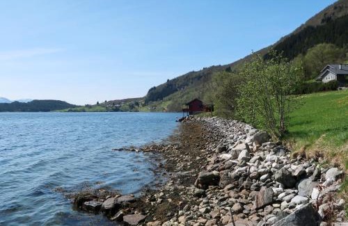 Hyllestad Maison | Holiday Home Idun by Interhome