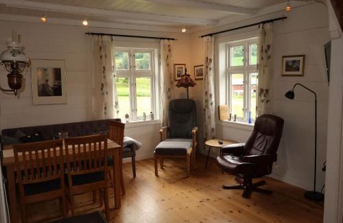 Brekke Maison | Holiday Home Ikjefjord by Interhome