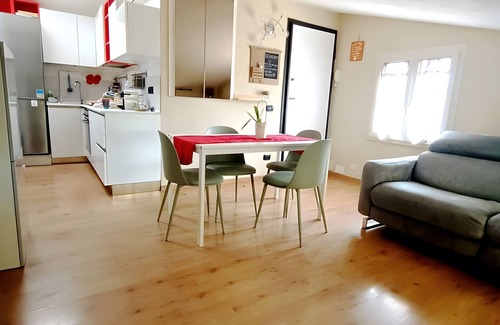 Massa Maison | Holiday Home 'Il Verziere Delle Rose' with Private Garden, Wi-Fi and Air Conditioning