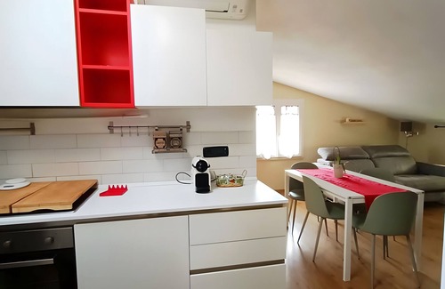 Massa Maison | Holiday Home 'Il Verziere Delle Rose' with Private Garden, Wi-Fi and Air Conditioning