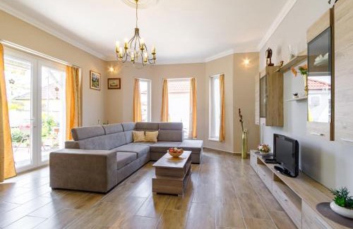Balatonlelle Maison | Holiday Home Ildiko by Interhome