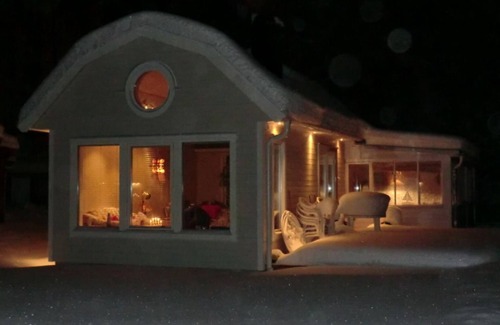 Kallby Maison | Holiday home in a dream location 30 meters from Lake Vänern