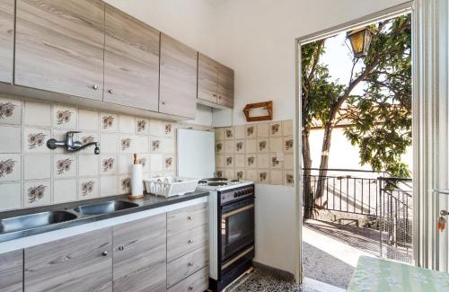 Asprovalta Maison | Holiday Home in Asprovalta near Sea Beach