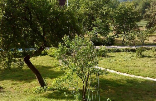Brod na Kupi Maison | Holiday Home in Brod na Kupi by River Kupa