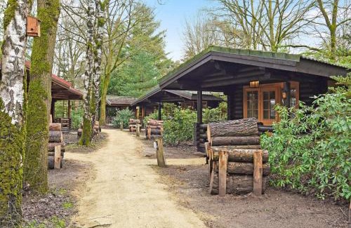 Diessen Maison | Holiday Home in Brabant with Hot Tub