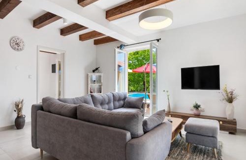 Lanisce Maison | Holiday Home in Buzet with Terrace