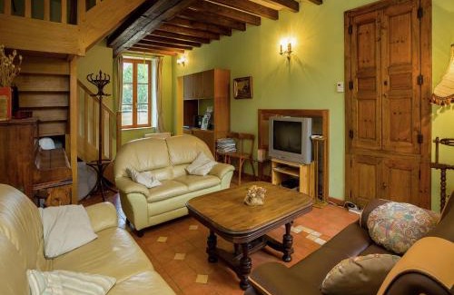 Diges Maison | Holiday Home in Diges with Garden & Cycling