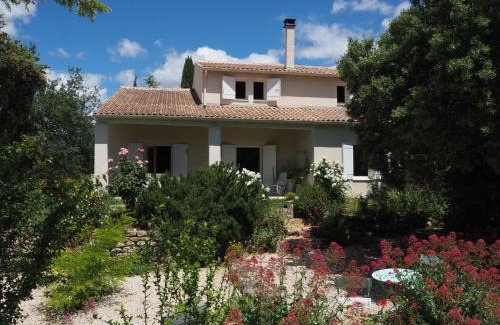 Villes-sur-Auzon Maison | Holiday Home in Villes-sur-Auzon with Pool