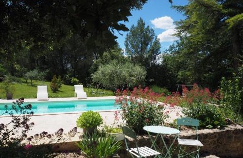 Villes-sur-Auzon Maison | Holiday Home in Villes-sur-Auzon with Pool