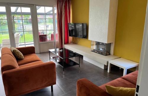 Hellendoorn Maison | Holiday Home in Hellendoorn near Forest