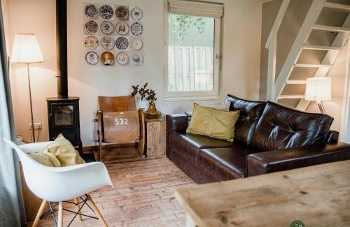 Leende Maison | Holiday Home in Leende with Hot Tub & Garden