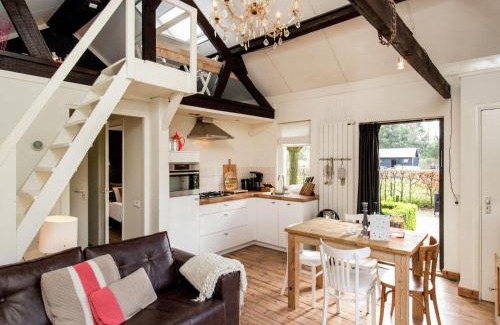 Leende Maison | Holiday Home in Leende with Hot Tub & Garden