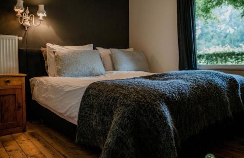 Leende Maison | Holiday Home in Leende with Hot Tub & Garden