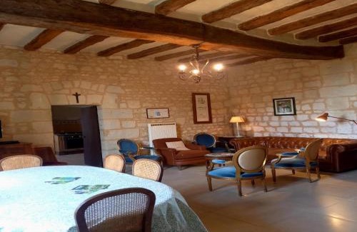 Lerne Maison | Holiday Home in Lerné with Garden