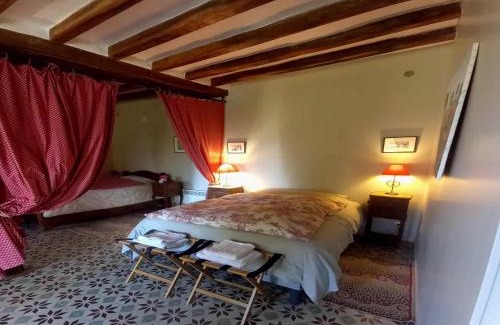 Lerne Maison | Holiday Home in Lerné with Garden