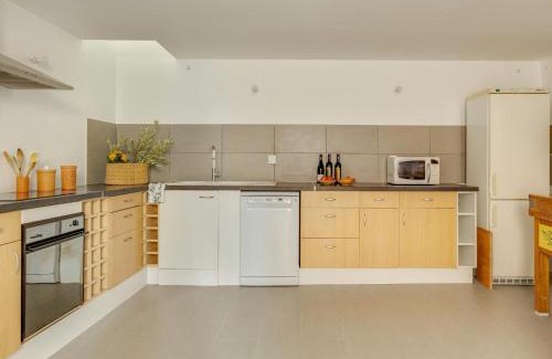 Montouliers Maison | Holiday Home in Montouliers near Nature Reserve