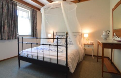 Nijeberkoop Maison | Holiday Home in Nijeberkoop near Nature, cleaning included