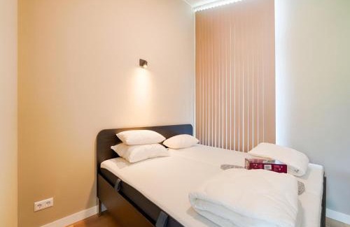 Leiderdorp Maison | Holiday Home in Oud Ade near Kaag Lakes