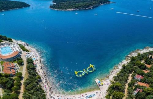 Lovinac Maison | Holiday Home in Policnik with Private Pool