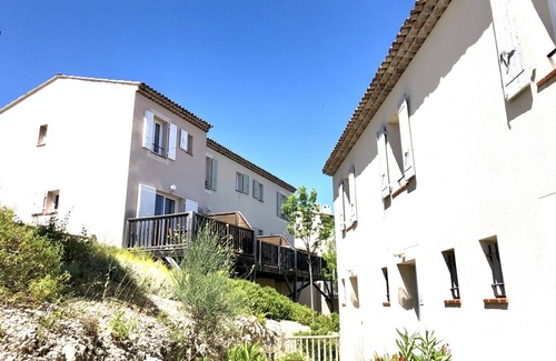 Pont Royal Maison | Maison de Vacances en Provence avec Piscine, Golf à Proximité, Fibre et Linge Haut de Gamme
