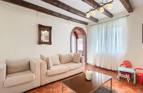 Rovinjsko Selo Maison | Holiday Home in Rovinjsko with Pool
