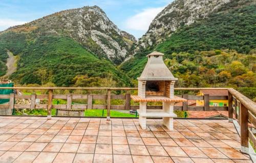 Trescares Maison | Holiday home in rural area with mountain view in Trescares