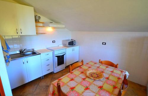 Sesta Godano Maison | Holiday Home in Sesta Godano near Lake