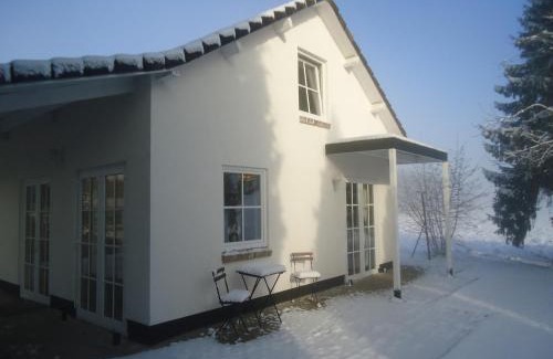 Spijk Maison | Holiday Home in Spijk with Meadow Views, cleaning included