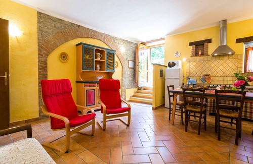 Monteluiano Maison | Ferme dans une région vallonnée avec piscine