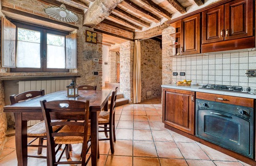 Giano dell'Umbria Autre | Maison de vacances 'Casale Storico XVII Sec - Rosa' avec vue sur la montagne et piscine partagée