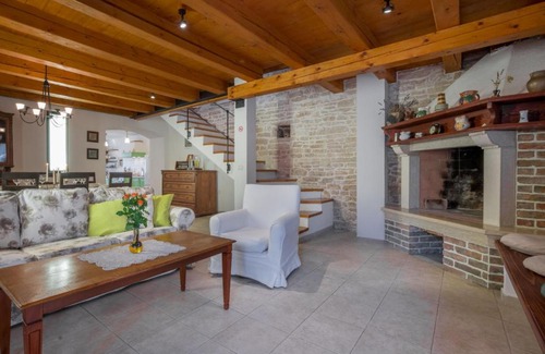 Cabrunici Maison | Holiday Home Ivanka by Interhome