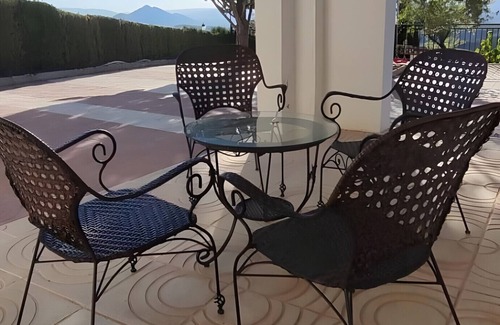 Nivar Maison | Holiday Home 'Jabero' with Mountain Views, Wi-Fi and Air Conditioning