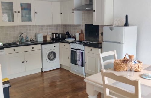 Langoelan Maison | Holiday Home 'Jasmine' with Private Terrace, Private Garden and Wi-Fi