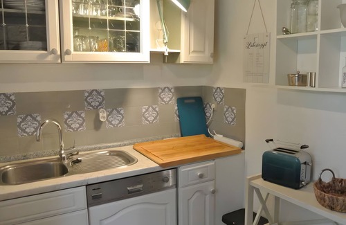 Herbstein Maison | Holiday Home 'Kleines Landhaus' with Private Garden and Wi-Fi