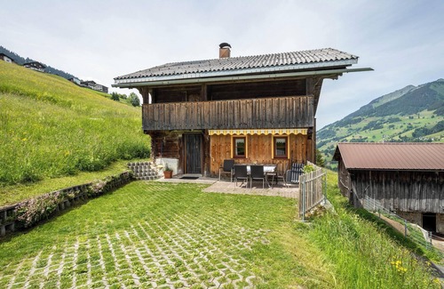 Raggal Maison | Maison de vacances "Knusperhäuschen Höfen-Hüsle" avec vue sur les montagnes
