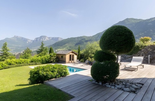 Challes-les-Eaux Maison | Maison de vacances 'Le Gypaete' avec vue sur les montagnes, piscine privée et Wi-Fi