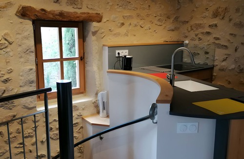Crozes-Hermitage Maison | Holiday Home 'Les Lavoirs' with Mountain View