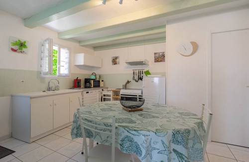 Saint-Just-Luzac Maison | Maison de vacances 'L'Olivier' avec terrasse privée, Wi-Fi et climatisation