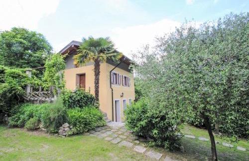 Casale Corte Cerro Maison | Holiday Home La Casetta by Interhome