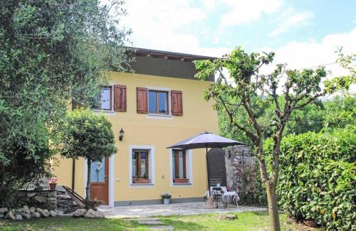 Casale Corte Cerro Maison | Holiday Home La Casetta by Interhome