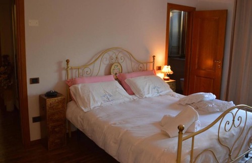 Collesanto Maison | Holiday Home 'La Casa Di Lupin A Perugia' with Shared Terrace and Wi-Fi
