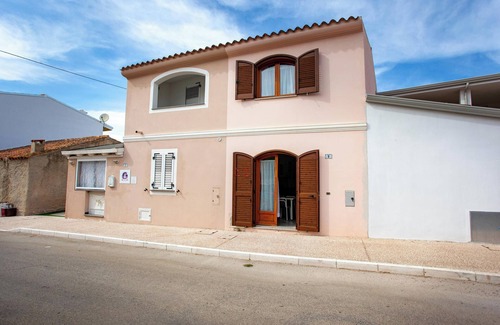 Santa Lucia Maison | Maison de vacances 'La Casa di Barbara' près de la plage avec terrasse